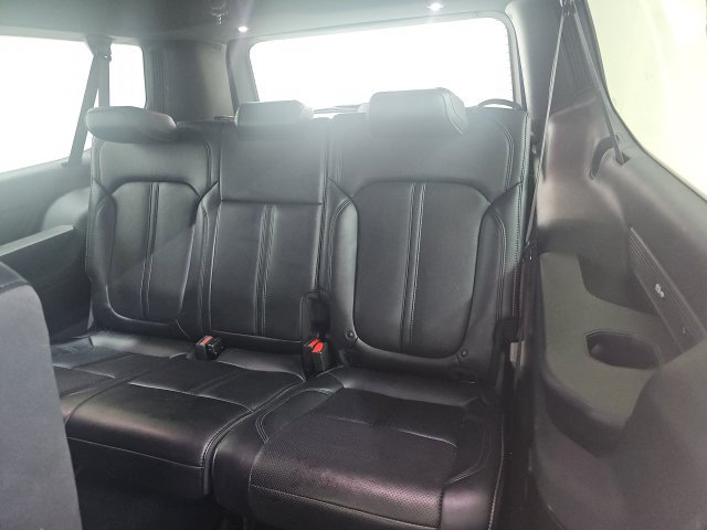 Used 2024 Jeep Wagoneer L Series II w/ Flexible Seating Group AWD/4WD image 4