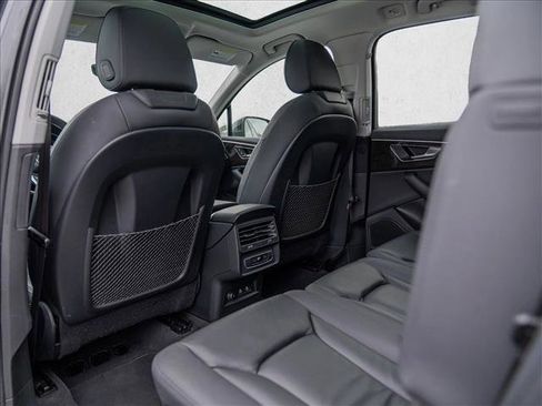 Used 2022 Audi Q7 Premium Plus image 25