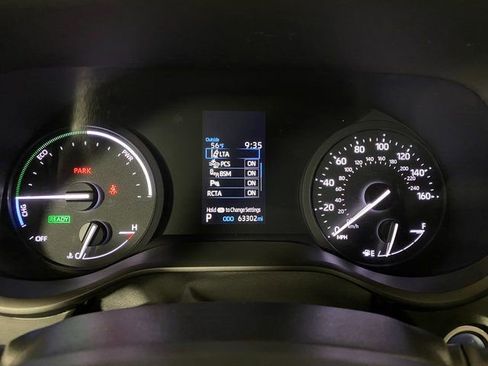 Used 2024 Toyota Sienna XLE image 22