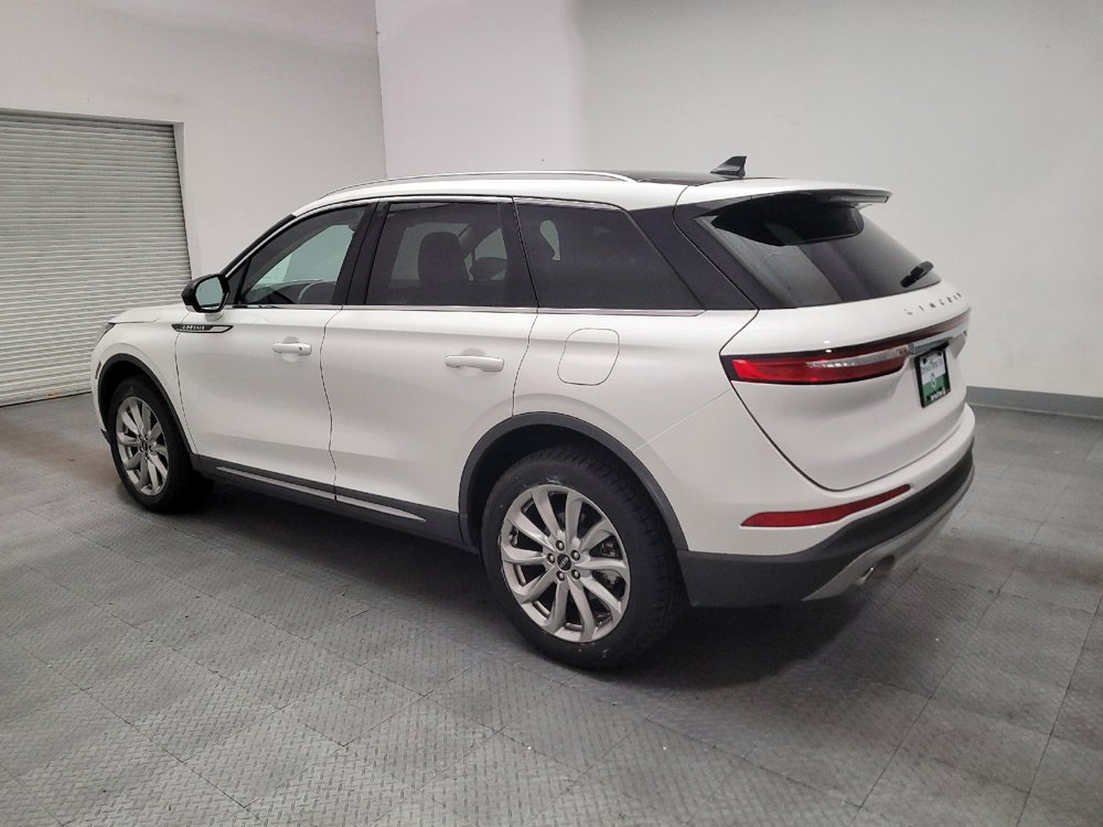 Used 2022 Lincoln Corsair AWD w/ Premium Package image 3