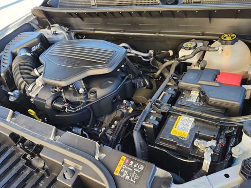 Used 2020 GMC Acadia SLE image 16