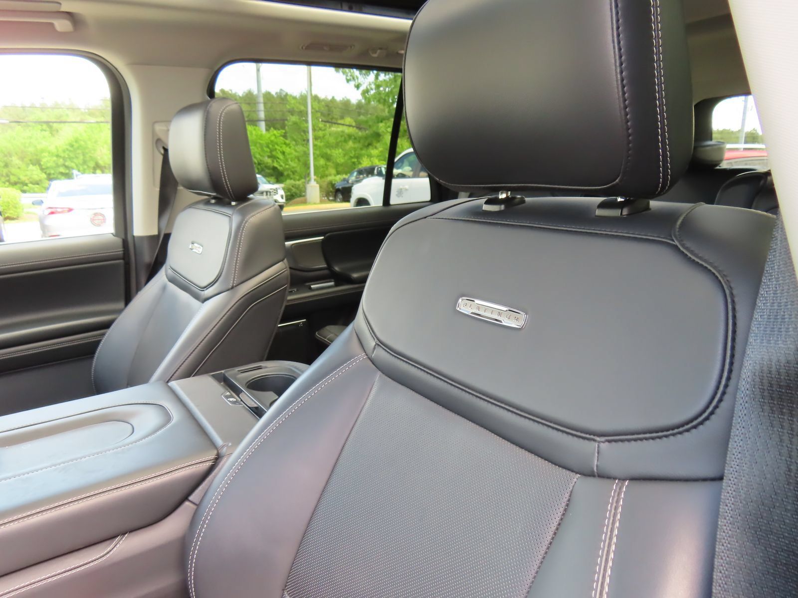 Certified 2025 Ford Expedition Platinum w/ Driver's Package AWD/4WD image 31