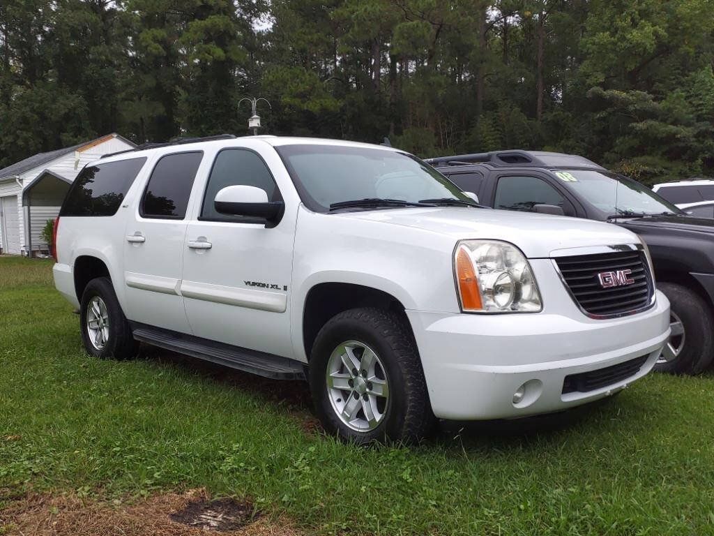 Used 2008 GMC Yukon XL SLT w/ SLT Preferred Equipment Group AWD/4WD image 1