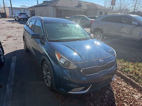 Used 2017 Kia Niro Touring w/ Advanced Technology Package image 3