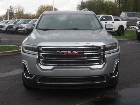 Used 2023 GMC Acadia SLT image 2