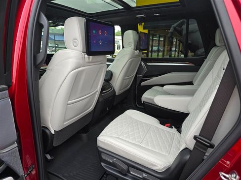 Used 2026 Cadillac Escalade Platinum Sport w/ LPO, ONYX Package AWD/4WD image 27