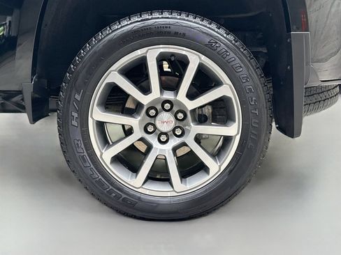 Used 2022 GMC Canyon Denali w/ Denali Black Edition Package AWD/4WD image 33