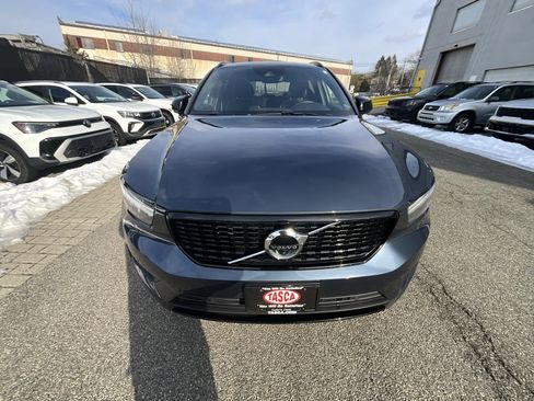 Used 2022 Volvo XC40 T5 R-Design w/ Advanced Package image 7
