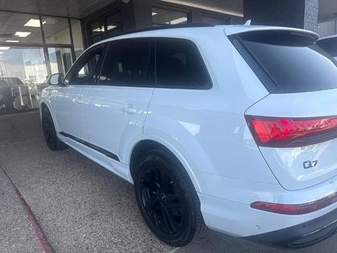 Used 2023 Audi Q7 2.0T Premium w/ Convenience Package AWD/4WD image 3