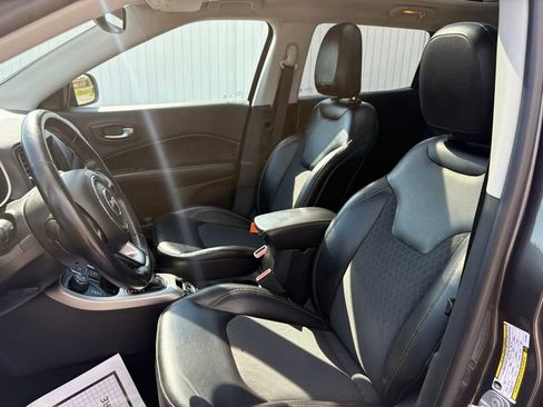 Used 2018 Jeep Compass Latitude w/ Popular Equipment Group AWD/4WD image 10