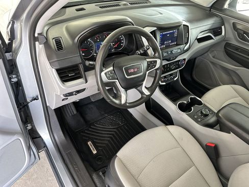 Used 2024 GMC Terrain SLE w/ Driver Convenience Package image 13
