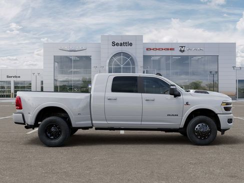 New 2026 RAM 3500 Limited AWD/4WD image 21