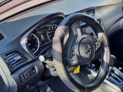 Used 2019 Nissan Sentra S FWD image 9