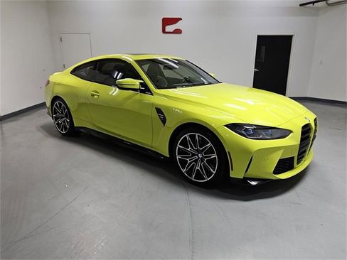 Used 2022 BMW M4 Coupe image 2