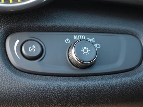 New 2026 Chevrolet Trax LT w/ Sunroof Package image 22