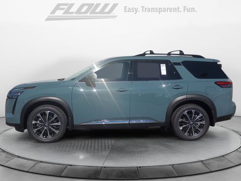 New 2026 Nissan Pathfinder Platinum w/ Cargo Package image 4