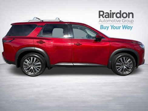 Used 2024 Nissan Pathfinder SL w/ SL Premium Package AWD/4WD image 8