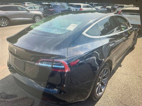 Used 2020 Tesla Model 3 Standard Range RWD image 2