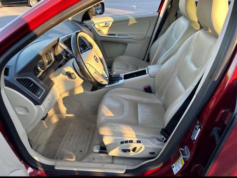 Used 2015 Volvo XC60 T5 image 10