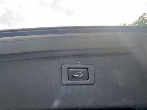 Used 2017 Subaru Outback 2.5i Premium AWD/4WD image 17