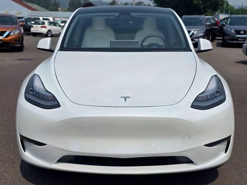 Used 2020 Tesla Model Y Long Range AWD/4WD image 3