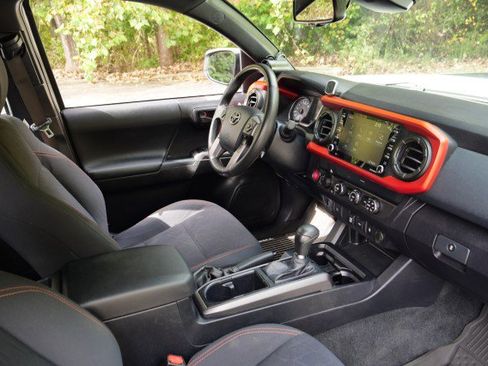 Used 2020 Toyota Tacoma TRD Sport image 47