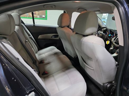 Used 2016 Chevrolet Cruze LT w/ Technology Package image 22