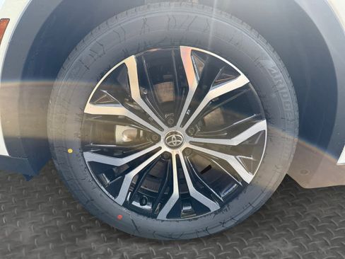 New 2026 Toyota Crown AWD/4WD image 9