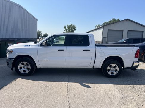 Used 2025 RAM 1500 Big Horn AWD/4WD image 1
