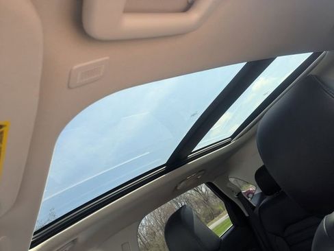 Used 2024 Ford Edge SEL w/ Convenience Package image 16