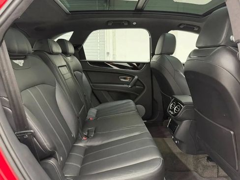 Used 2019 Bentley Bentayga AWD/4WD image 15