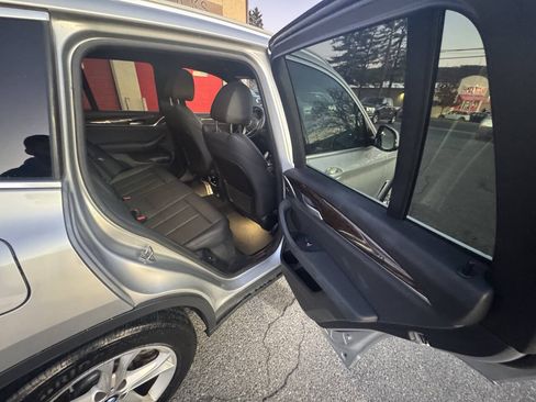Used 2019 BMW X3 xDrive30i w/ Driving Assistance Package AWD/4WD image 17