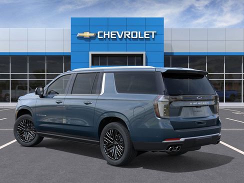 New 2026 Chevrolet Suburban High Country image 3