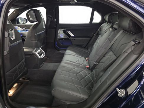 Used 2023 BMW i7 xDrive60 w/ Executive Package 2 AWD/4WD image 6