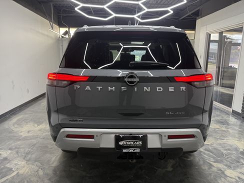 Used 2023 Nissan Pathfinder SL AWD/4WD image 4