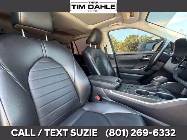 Used 2023 Toyota Highlander XLE AWD/4WD image 22