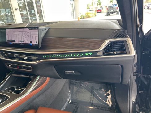 Used 2024 BMW X7 xDrive40i w/ M Sport Package image 21