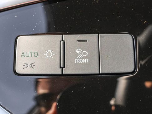 Used 2024 Audi Q3 2.0T Premium w/ Convenience Package image 30