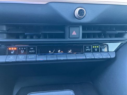 Used 2025 Toyota Crown Signia Limited image 28