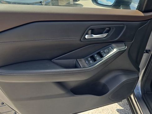 Certified 2023 Nissan Rogue SV w/ SV Premium B Package AWD/4WD image 18