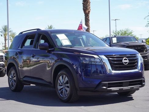 Certified 2025 Nissan Pathfinder SV AWD/4WD image 4