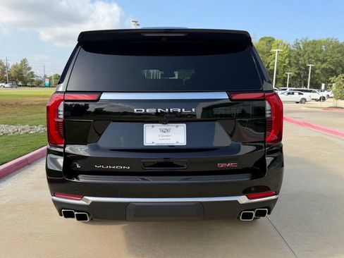 Used 2025 GMC Yukon Denali AWD/4WD image 5
