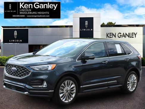 Used 2022 Ford Edge Titanium w/ Equipment Group 301A AWD/4WD image 3