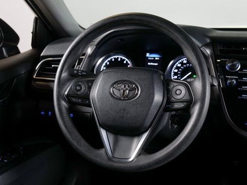 Used 2018 Toyota Camry LE FWD image 12