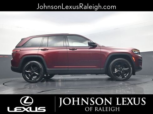 Used 2022 Jeep Grand Cherokee Altitude image 20