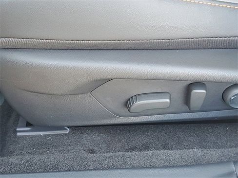 New 2025 Subaru Crosstrek 2.5i Limited w/ Crosstrek Mirror Package image 17