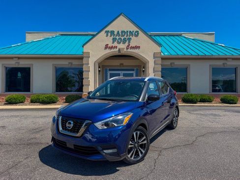 Used 2020 Nissan Kicks SR w/ SR Premium Package FWD image 21