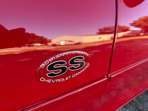 Used 2002 Chevrolet Camaro Z28 w/ SS Performance/Appearance Pkg RWD image 9