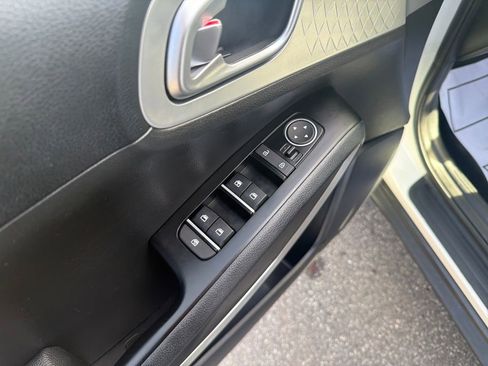 Used 2025 Kia Soul S FWD image 13