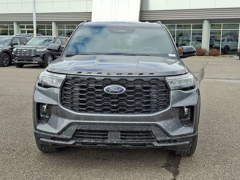 New 2026 Ford Explorer ST-Line image 2
